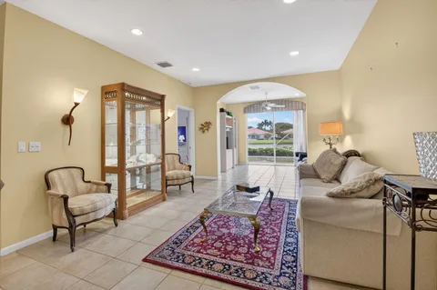 $420,000 | 10585 Royal Caribbean Circle, Boynton Beach, FL 33437