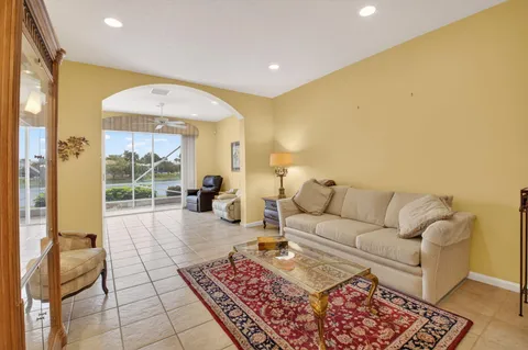 $420,000 | 10585 Royal Caribbean Circle, Boynton Beach, FL 33437