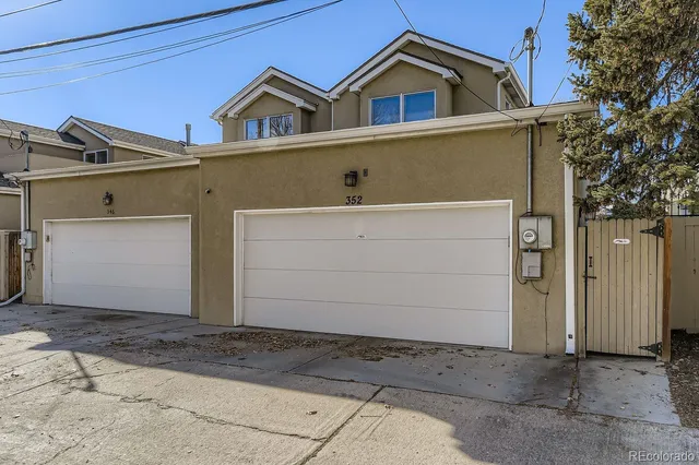 a view of a house with a garage