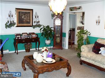 10 Umber Road Levittown, PA 19056 - Photo 2 of 12 Gallery Image 2