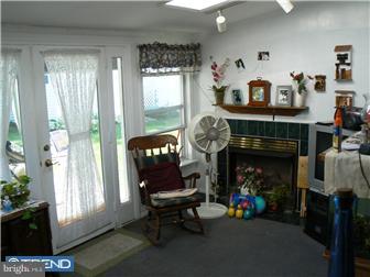 10 Umber Road Levittown, PA 19056 - Photo 3 of 12 Gallery Image 3