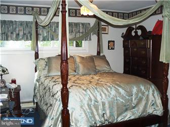 10 Umber Road Levittown, PA 19056 - Photo 6 of 12 Gallery Image 6