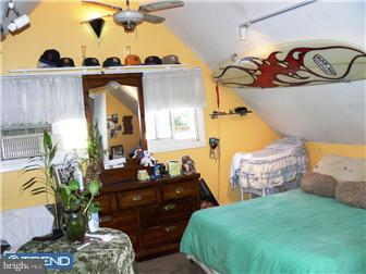 10 Umber Road Levittown, PA 19056 - Photo 7 of 12 Gallery Image 7