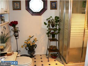 10 Umber Road Levittown, PA 19056 - Photo 9 of 12 Gallery Image 9