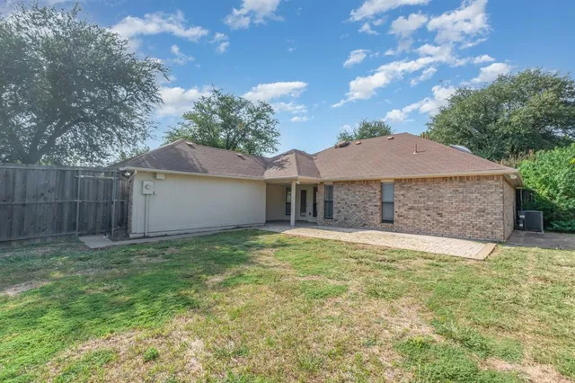 $395,000 | 1906 Lavaca Trail, Carrollton, TX 75010
