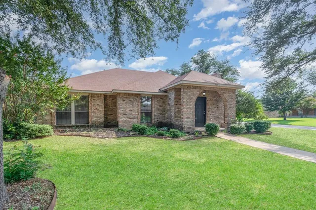 $395,000 | 1906 Lavaca Trail, Carrollton, TX 75010