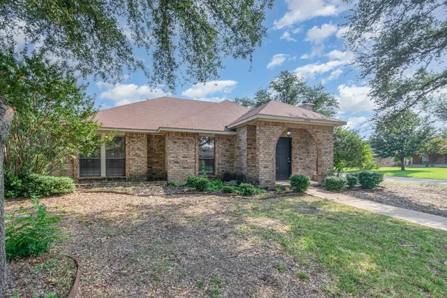 $395,000 | 1906 Lavaca Trail, Carrollton, TX 75010