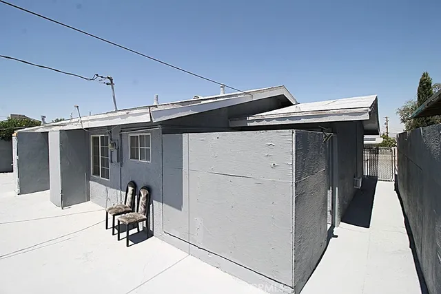 $228,500 | 25633 Anderson Avenue, Barstow, CA 92311