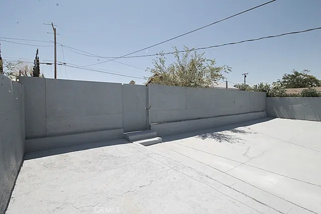 $228,500 | 25633 Anderson Avenue, Barstow, CA 92311