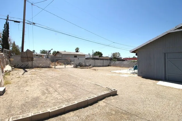 $228,500 | 25633 Anderson Avenue, Barstow, CA 92311