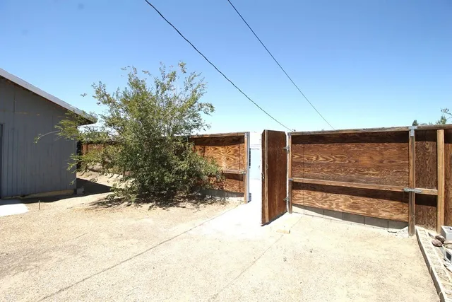 $228,500 | 25633 Anderson Avenue, Barstow, CA 92311