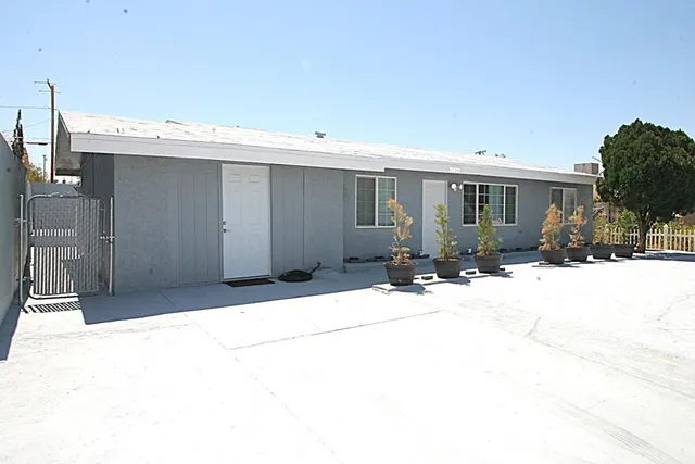 $228,500 | 25633 Anderson Avenue, Barstow, CA 92311