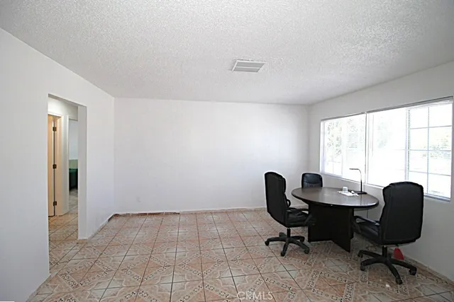 $228,500 | 25633 Anderson Avenue, Barstow, CA 92311