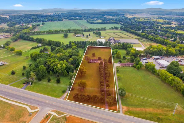 4881 Veterans Parkway, Murfreesboro, TN 37128