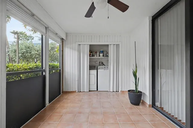 a view of entryway with a outdoor space