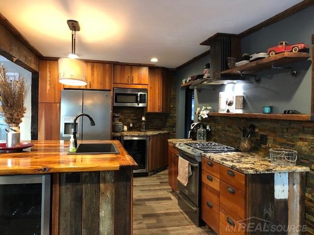 4590 Lakeshore Road Lexington, MI 48450 - Photo 9 of 30 31367670-8.JPG