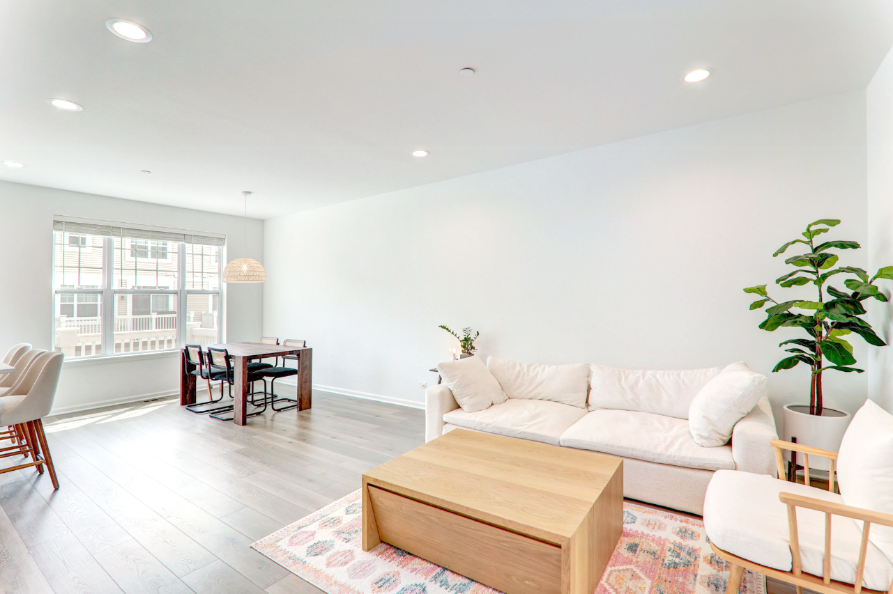 204 Timberleaf Circle Roselle, IL 60172 - Photo 2 of 22 a living room with furniture and wooden floor