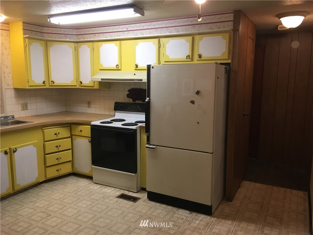 5741 180th Avenue Southwest Rochester, WA 98579 - Photo 14 of 21