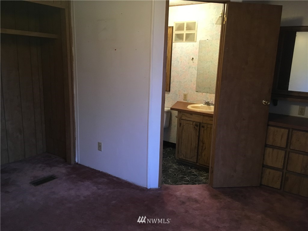 5741 180th Avenue Southwest Rochester, WA 98579 - Photo 17 of 21