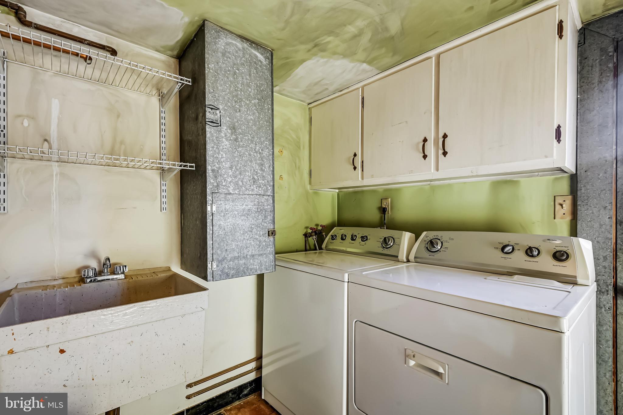 1031 Annapolis Road Gambrills, MD 21054 - Photo 22 of 39 Large Laundry Room