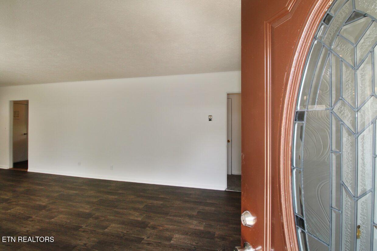 119 Briar Road Oak Ridge, TN 37830 - Photo 11 of 25 Living Room