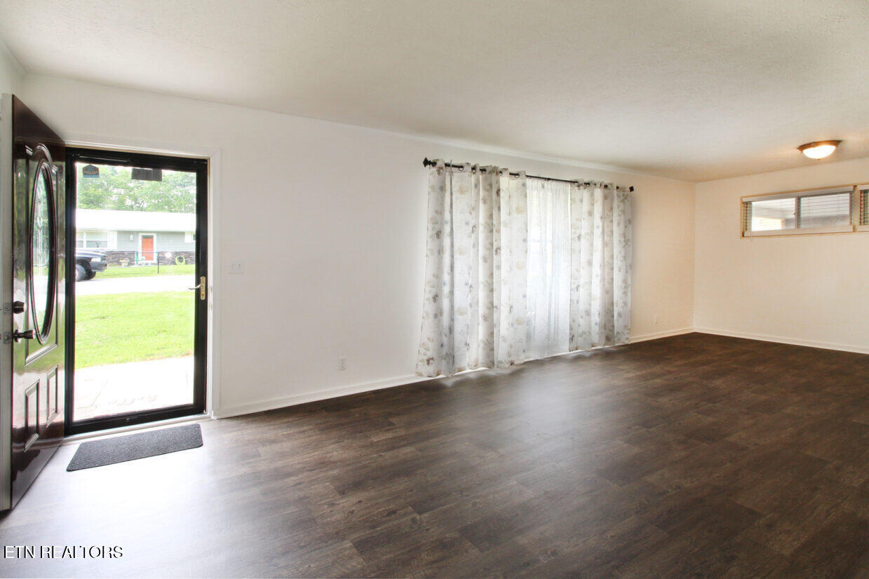 119 Briar Road Oak Ridge, TN 37830 - Photo 13 of 25 Living Room 3