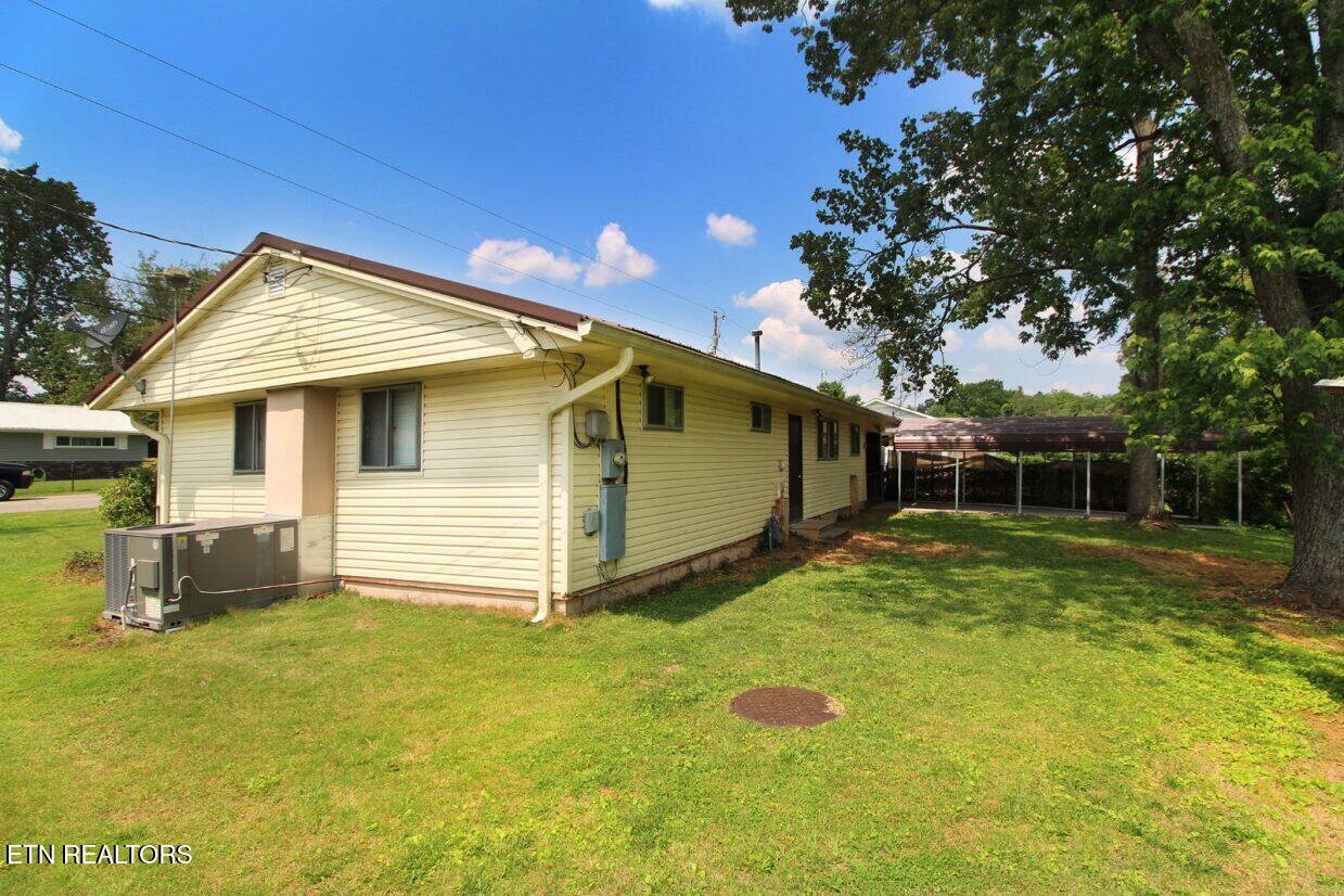 119 Briar Road Oak Ridge, TN 37830 - Photo 3 of 25 Side View 3