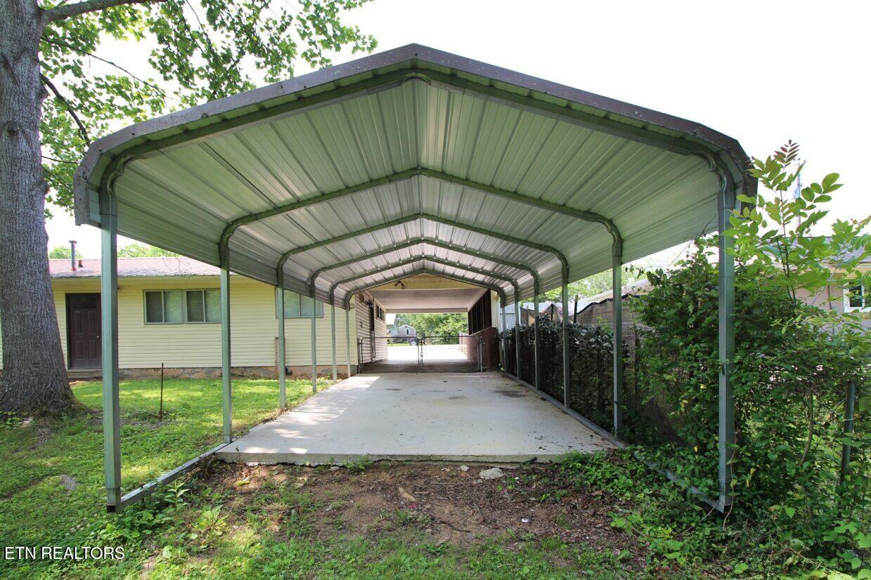 119 Briar Road Oak Ridge, TN 37830 - Photo 6 of 25 Rear Carport