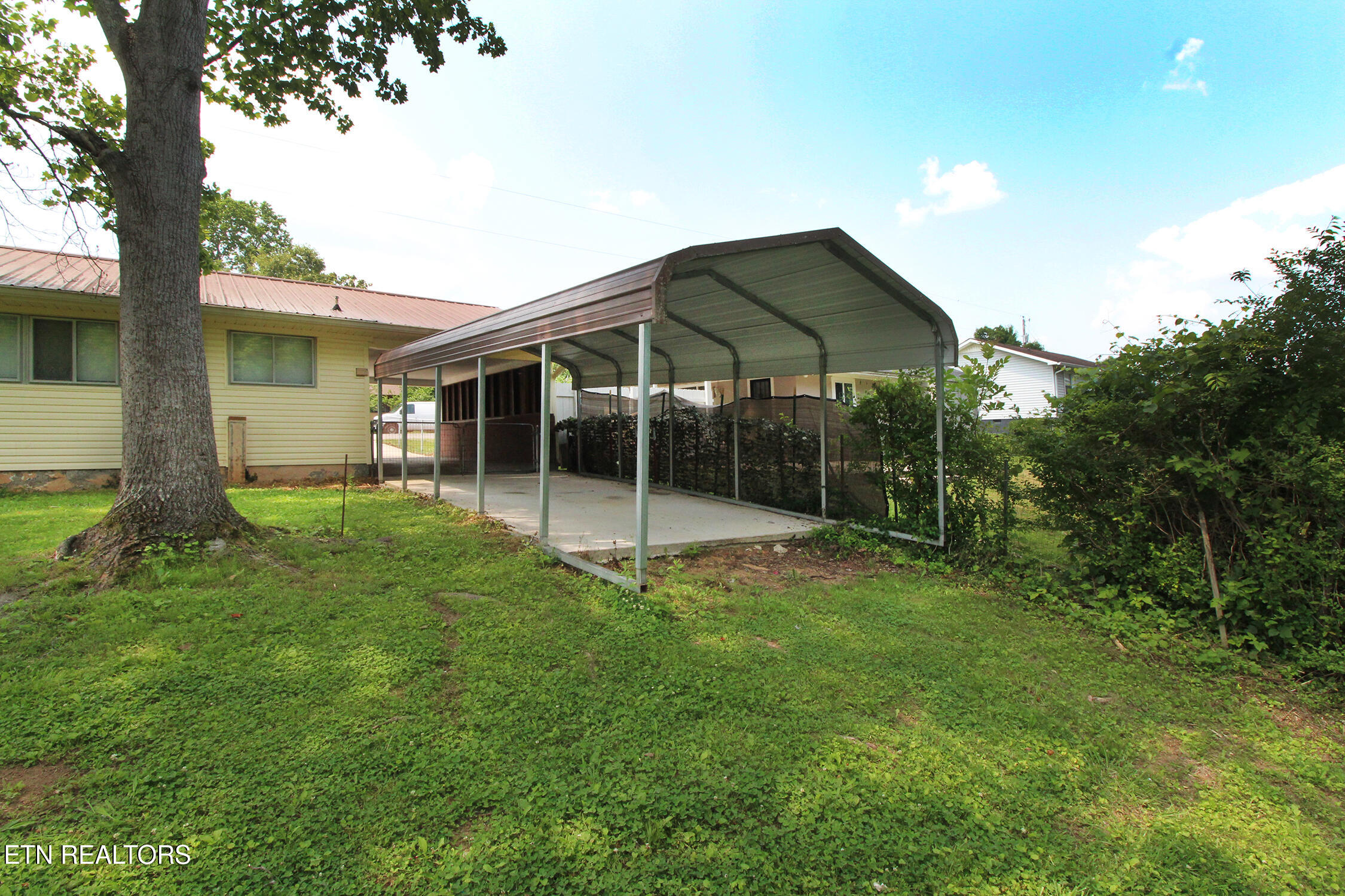 119 Briar Road Oak Ridge, TN 37830 - Photo 8 of 25 carport - Copy