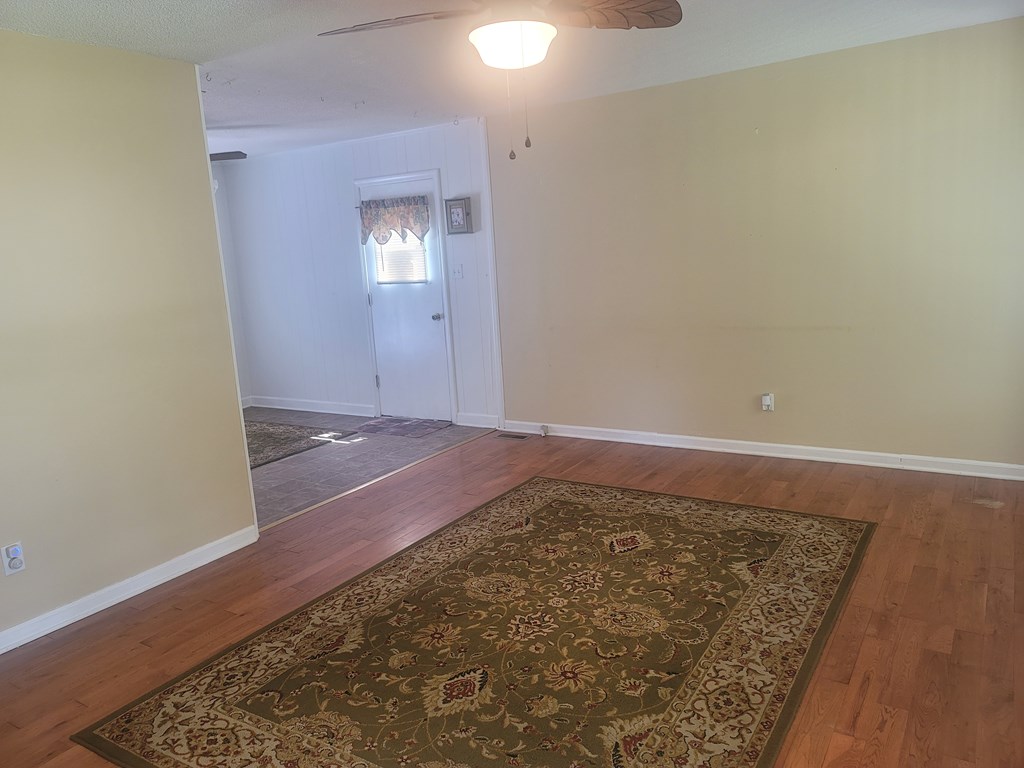 204 Raintree Lane Greenwood, SC 29649 - Photo 7 of 27 Gallery Image 7