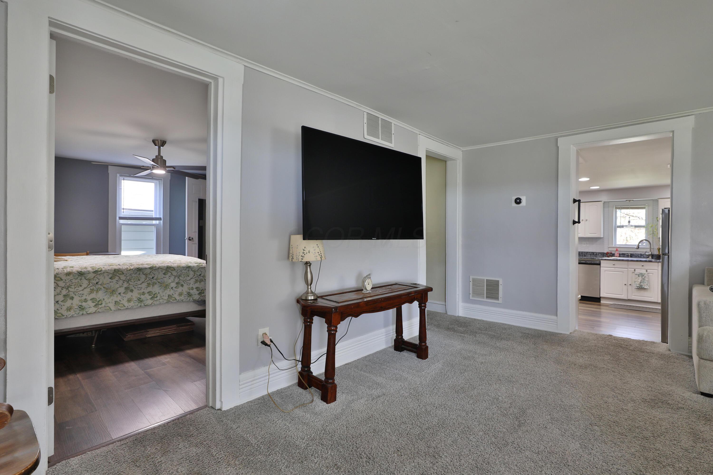 5514 Fairfield Road Orient, OH 43146 - Photo 6 of 31 Living Room with view of bedroom and kitchen