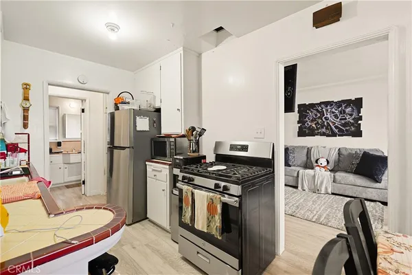 $824,500 | 7015 Templeton Street, Huntington Park, CA 90255