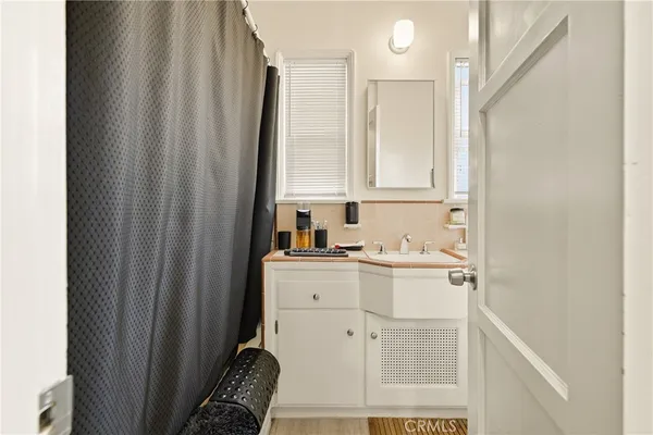 $824,500 | 7015 Templeton Street, Huntington Park, CA 90255