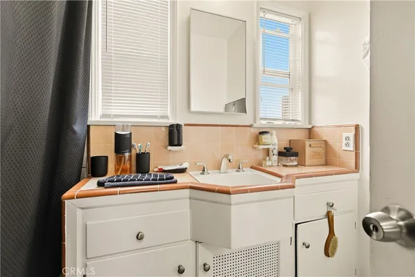 $824,500 | 7015 Templeton Street, Huntington Park, CA 90255