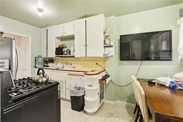 $824,500 | 7015 Templeton Street, Huntington Park, CA 90255