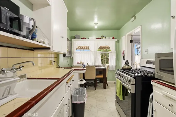 $824,500 | 7015 Templeton Street, Huntington Park, CA 90255