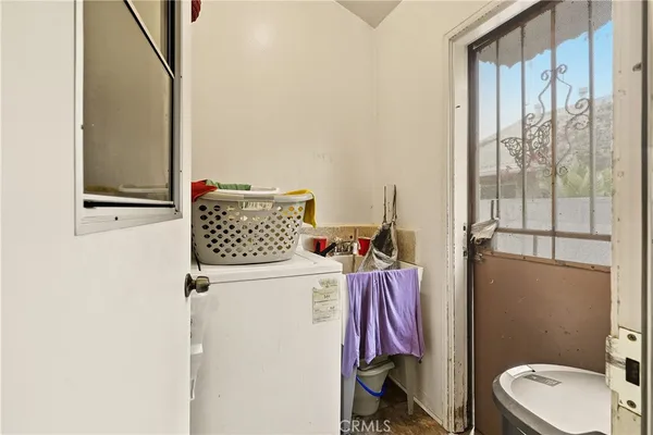 $824,500 | 7015 Templeton Street, Huntington Park, CA 90255