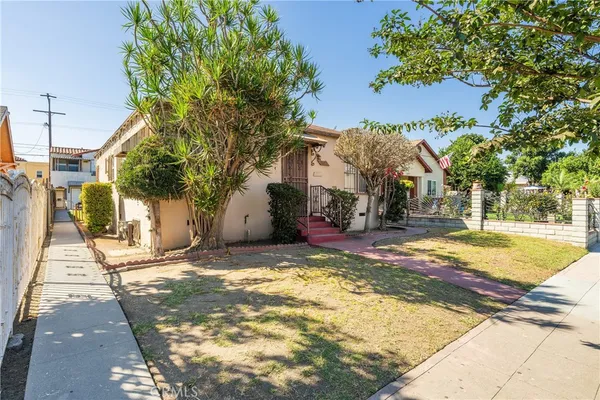 $824,500 | 7015 Templeton Street, Huntington Park, CA 90255