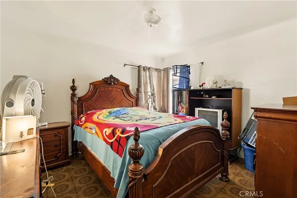 $824,500 | 7015 Templeton Street, Huntington Park, CA 90255