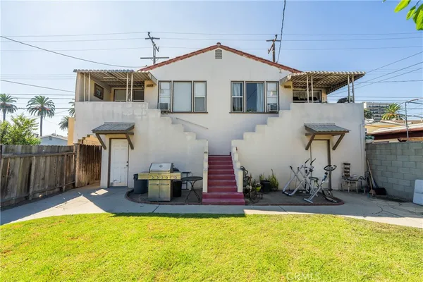 $824,500 | 7015 Templeton Street, Huntington Park, CA 90255