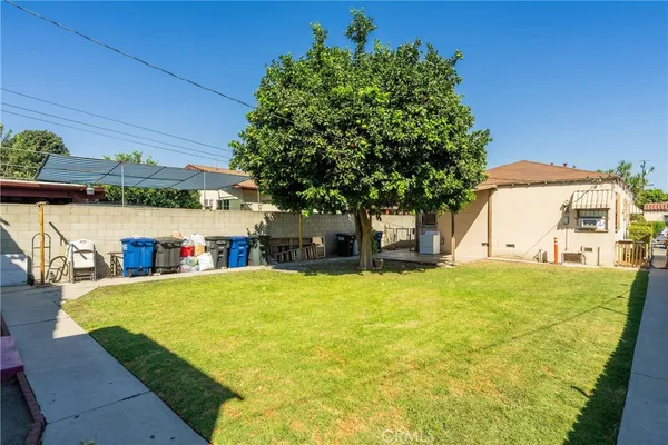 $824,500 | 7015 Templeton Street, Huntington Park, CA 90255