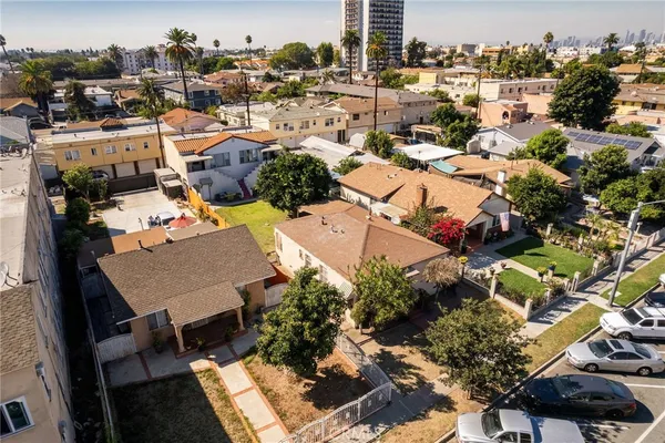 $824,500 | 7015 Templeton Street, Huntington Park, CA 90255