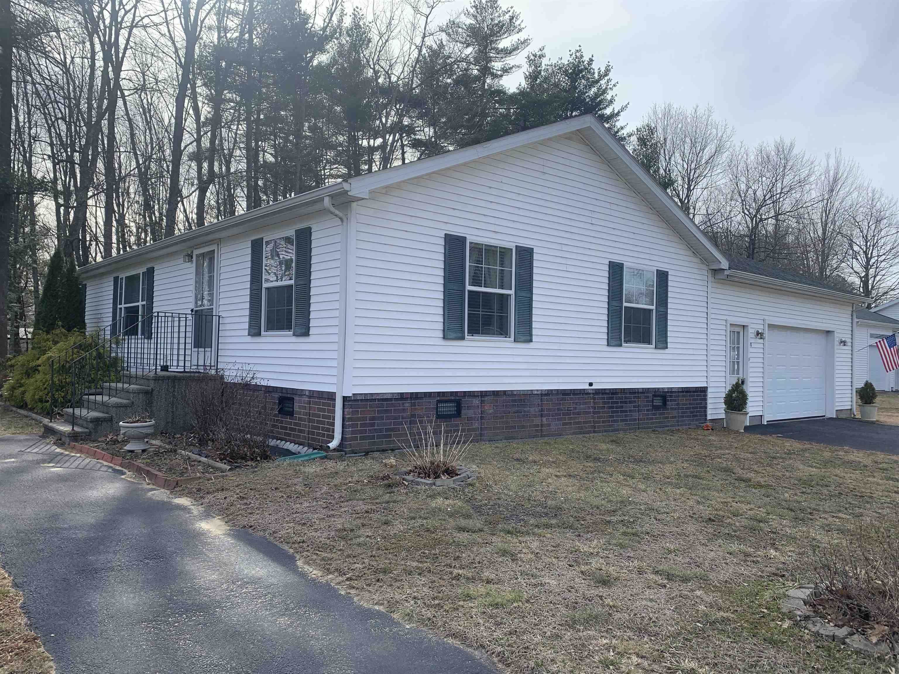 61 Sagebrush Drive Rochester, NH 03867 - Photo 2 of 25 Gallery Image 2