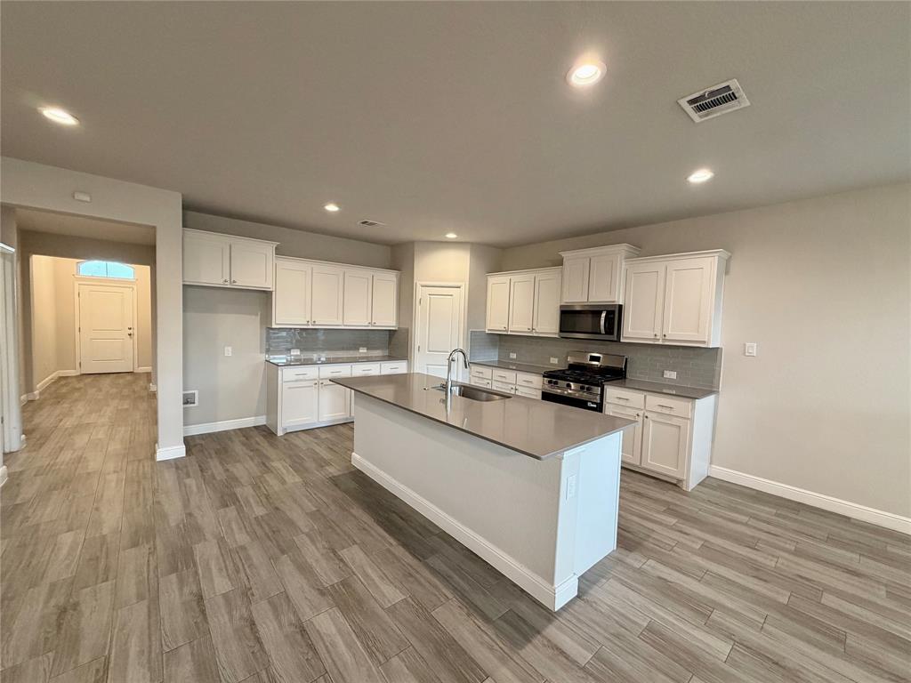 2340 Goodnight Ranch Drive Weatherford, TX 76087 - Photo 4 of 28