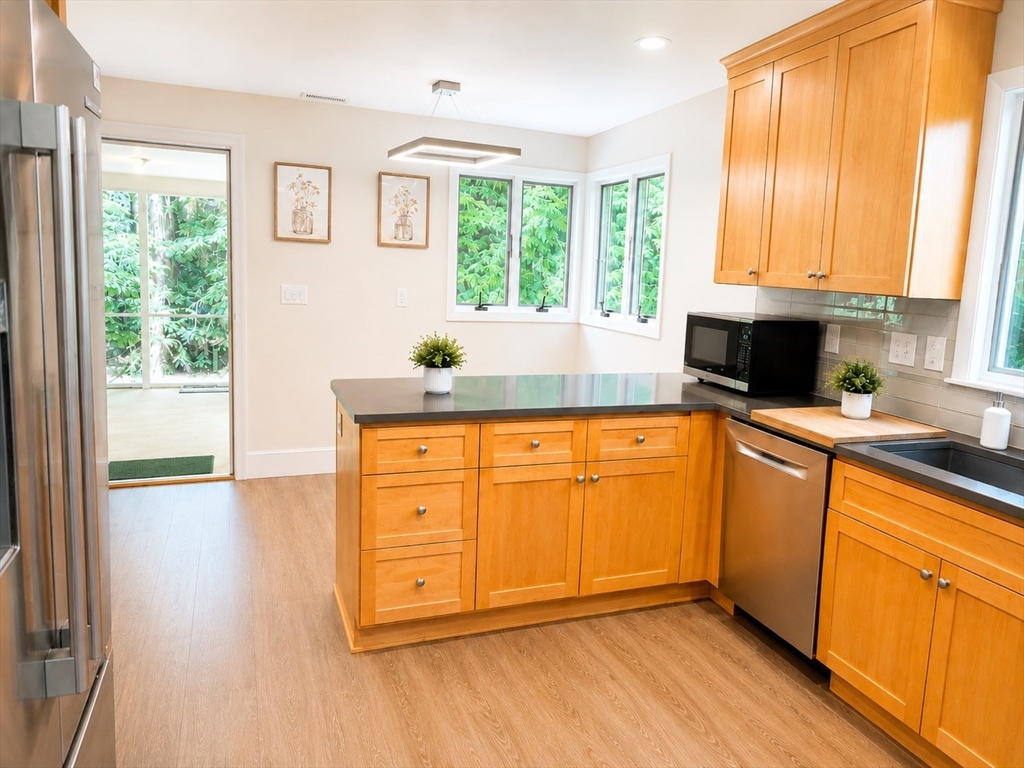 5 Philip Road Lexington, MA 02421 - Photo 3 of 17