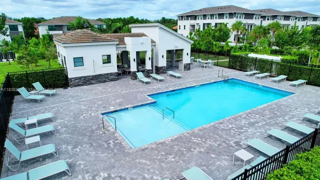$650,000 | 8813 Antarus Dr Lake, Unit 8813, Lake Worth, FL 33467