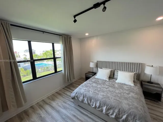 $650,000 | 8813 Antarus Dr Lake, Unit 8813, Lake Worth, FL 33467