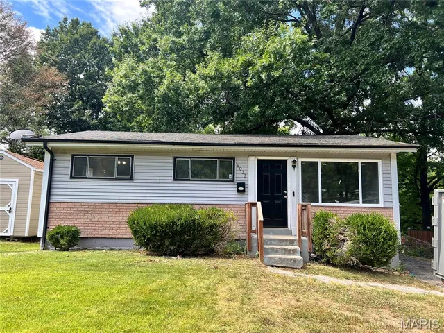 $1,295 | 4033 Cranberry Lane, St. Louis, MO 63121