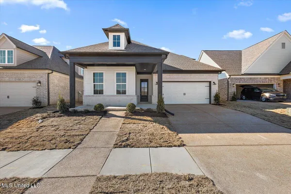 $355,900 | 828 Quitman Court West, Nesbit, MS 38651