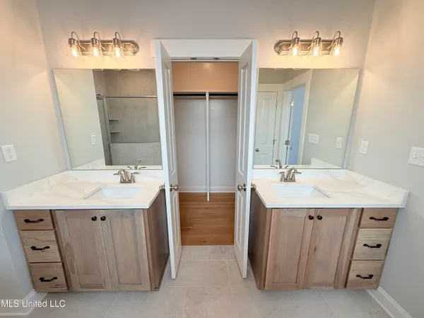 $355,900 | 828 Quitman Court West, Nesbit, MS 38651